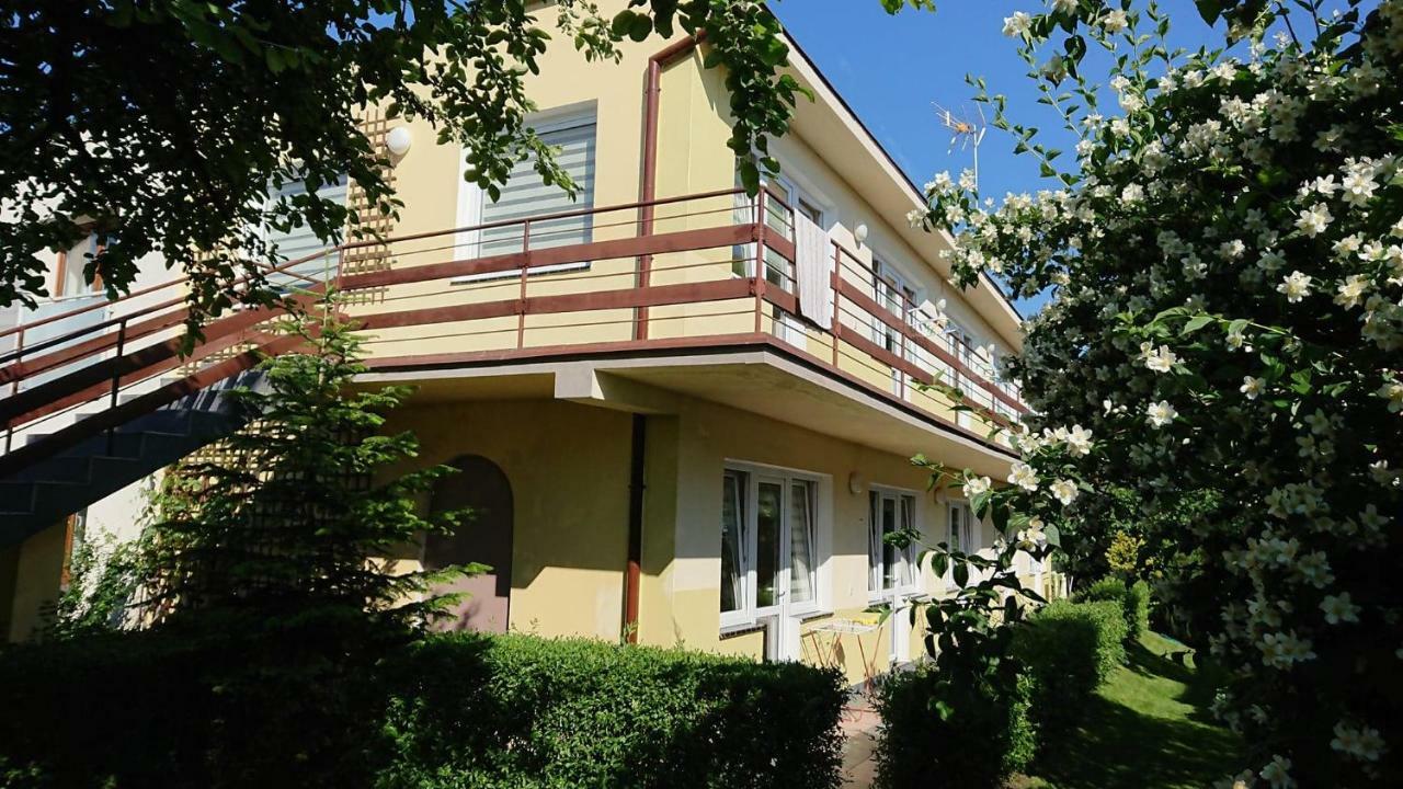 Ogrodowe Zacisze Lägenhet Jastrzębia Góra Exteriör bild